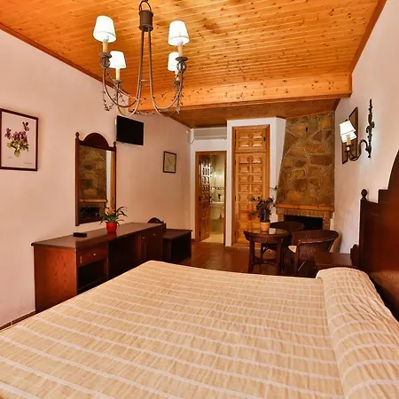 Rural Noguera De La Sierpe 4*